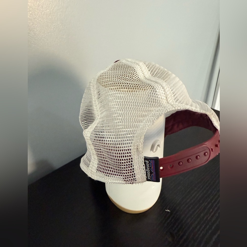 Patagonia‎ Maroon and Cream Mesh Hat - Picture 4 of 5